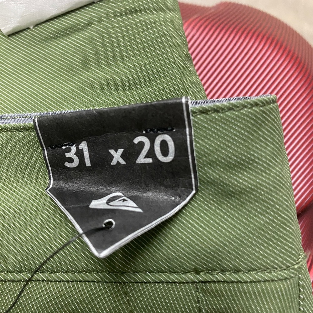 Quicksilver amphibian shorts green size 30 & 31 New!